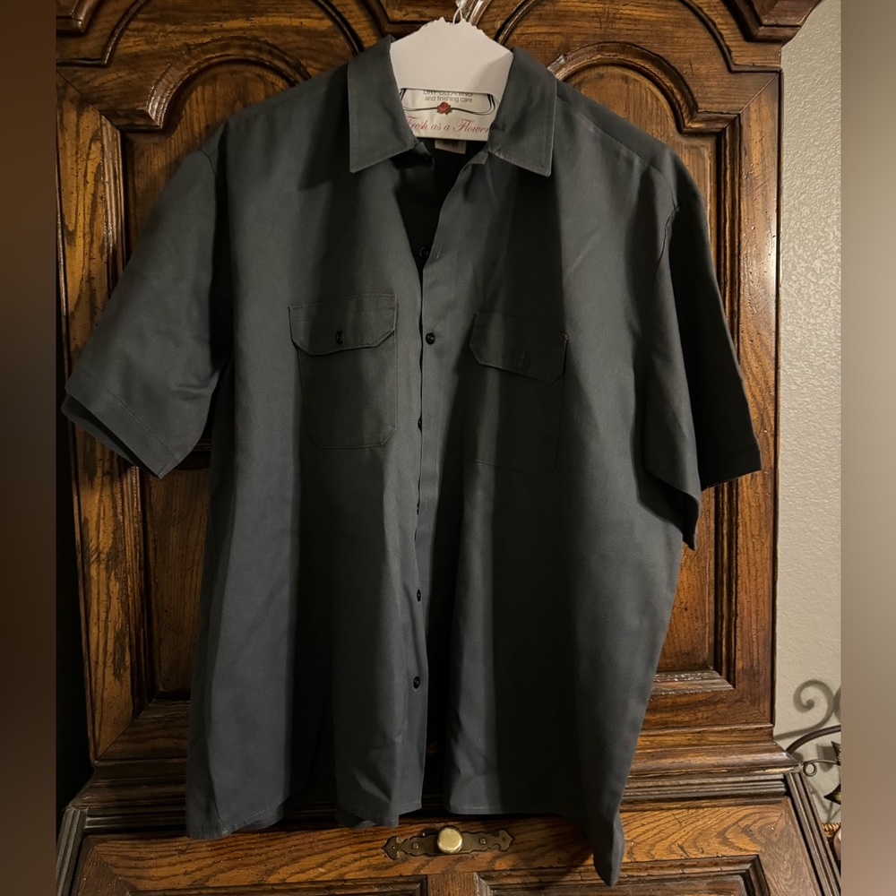 Dickies Men’s button down shirt